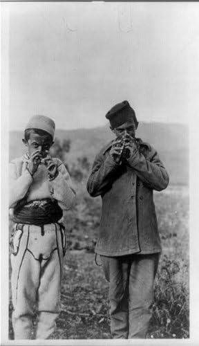 HistoricalFindings Fotó: Két Pásztor Fiúk Játszanak Orr Fuvola,Albánia,Gyerekek,Musical,1923